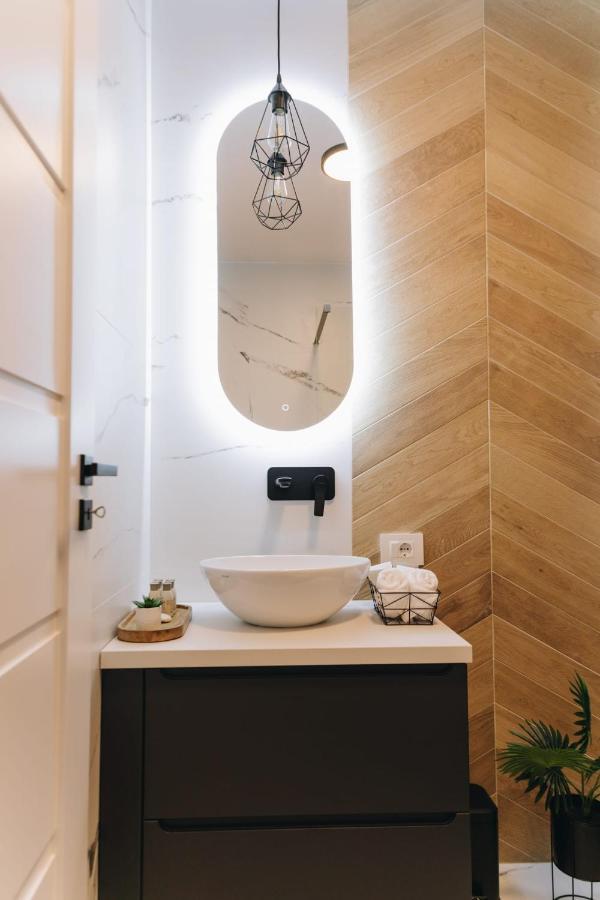 Tulip Apartment Oradea Dış mekan fotoğraf