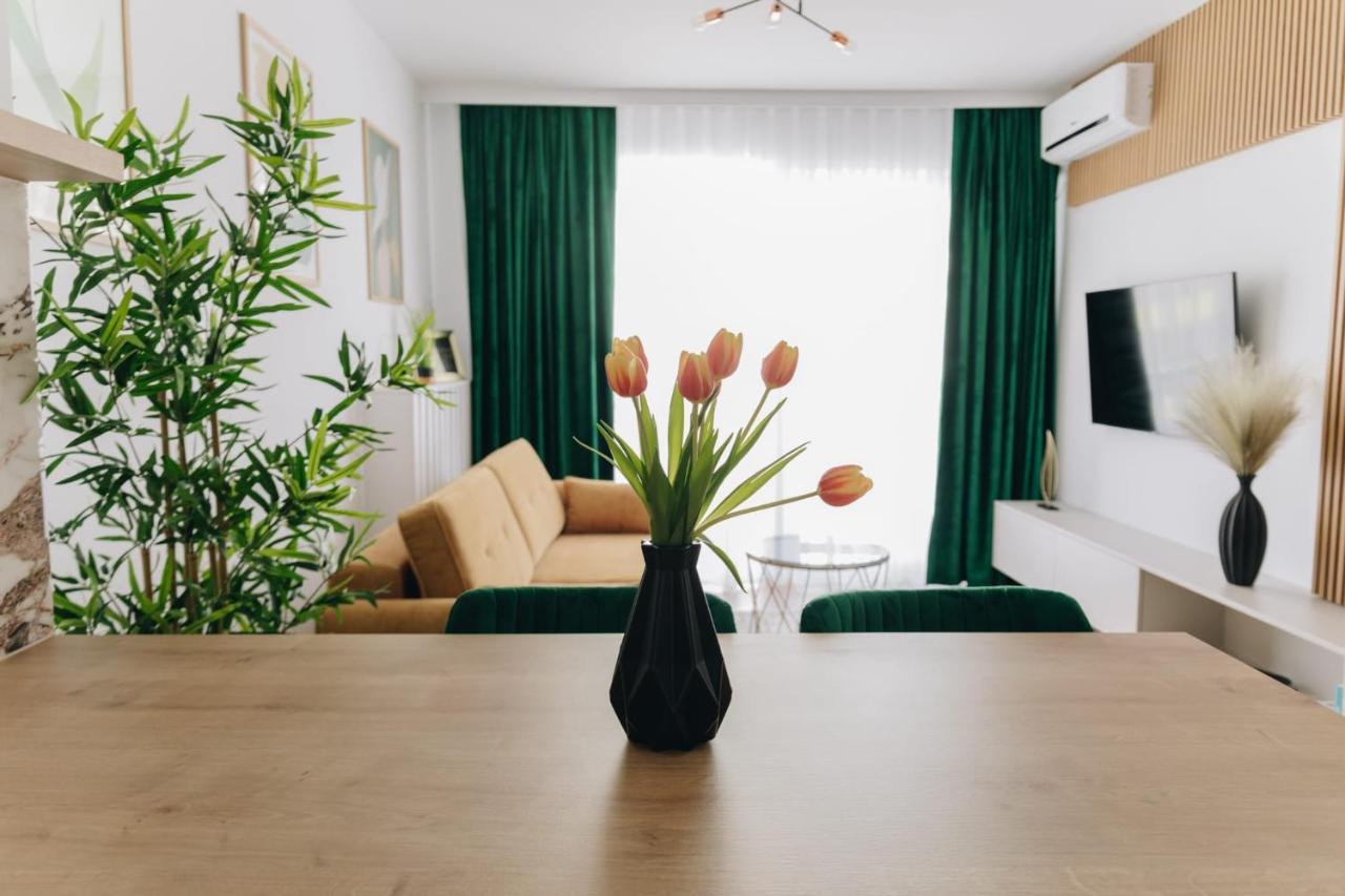 Tulip Apartment Oradea Dış mekan fotoğraf